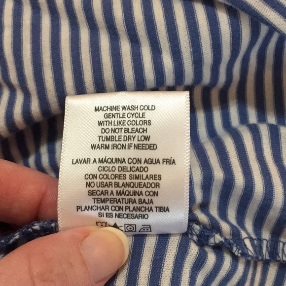 Cute crochet neckline top - Picture 7 of 7